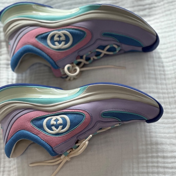 Gucci Run Suede Sneakers - Picture 4 of 6